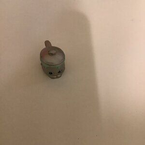 Shopkins Season 2 #029 Saucy Pan Silver, Preloved